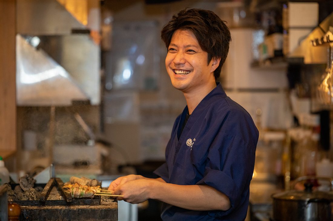 食に向き合うスタッフ